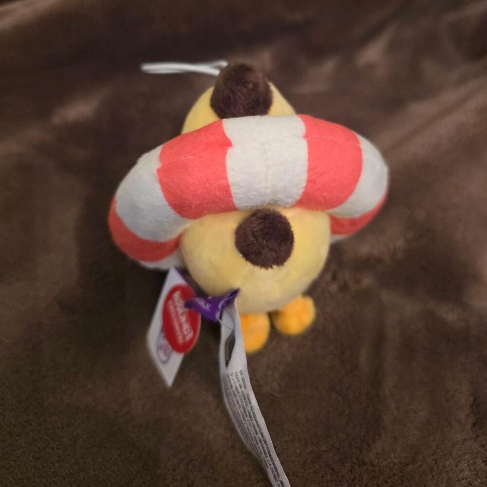 Round 1 yellow banana duck mascot keychain - Picture 3 of 3